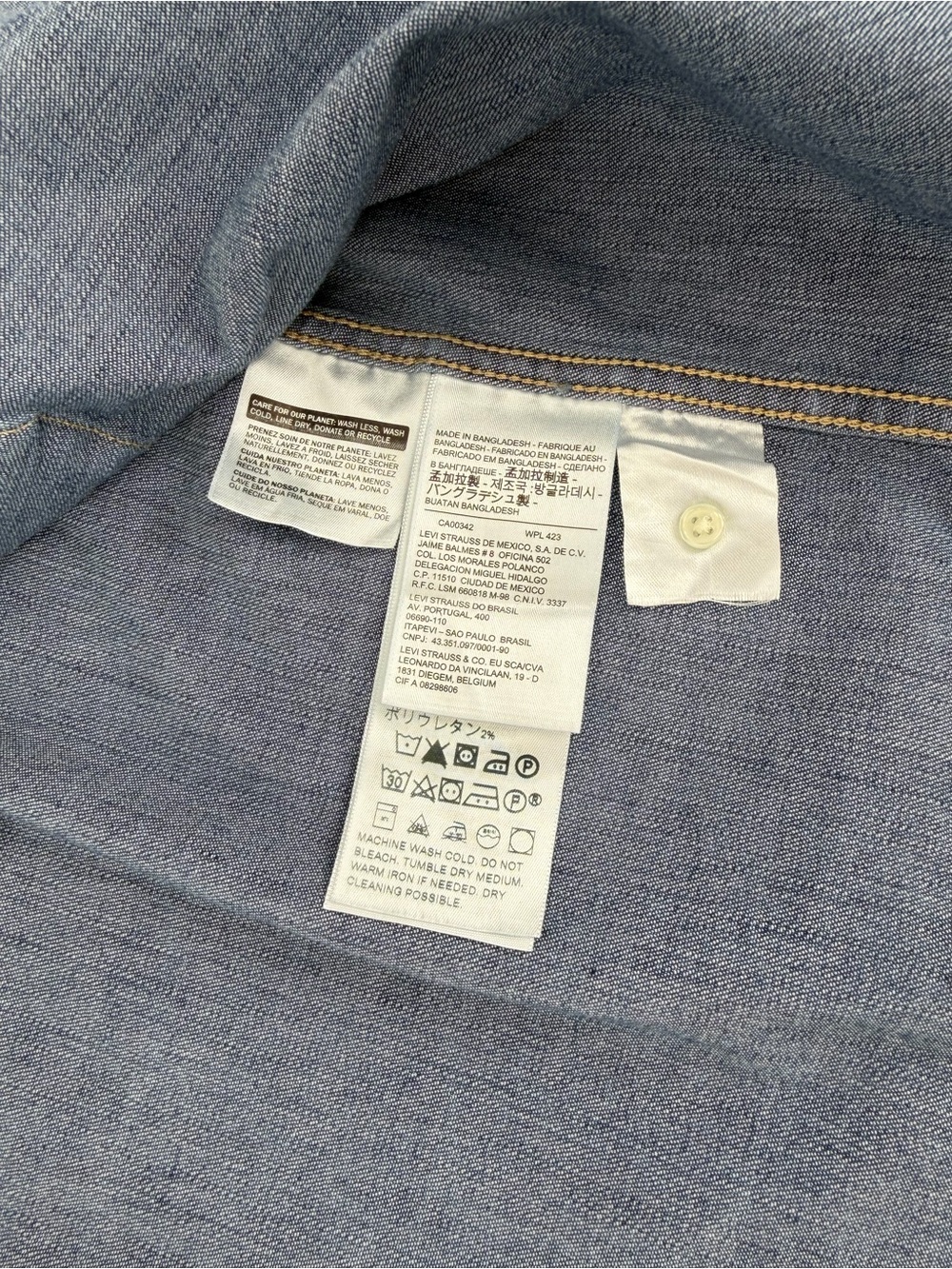 Levi’s Ultimate Western Denim Shirt Womens L Blue Stretch Pearl Snap NWT - Picture 10 of 16